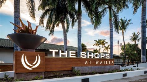 shops at wailea stores.